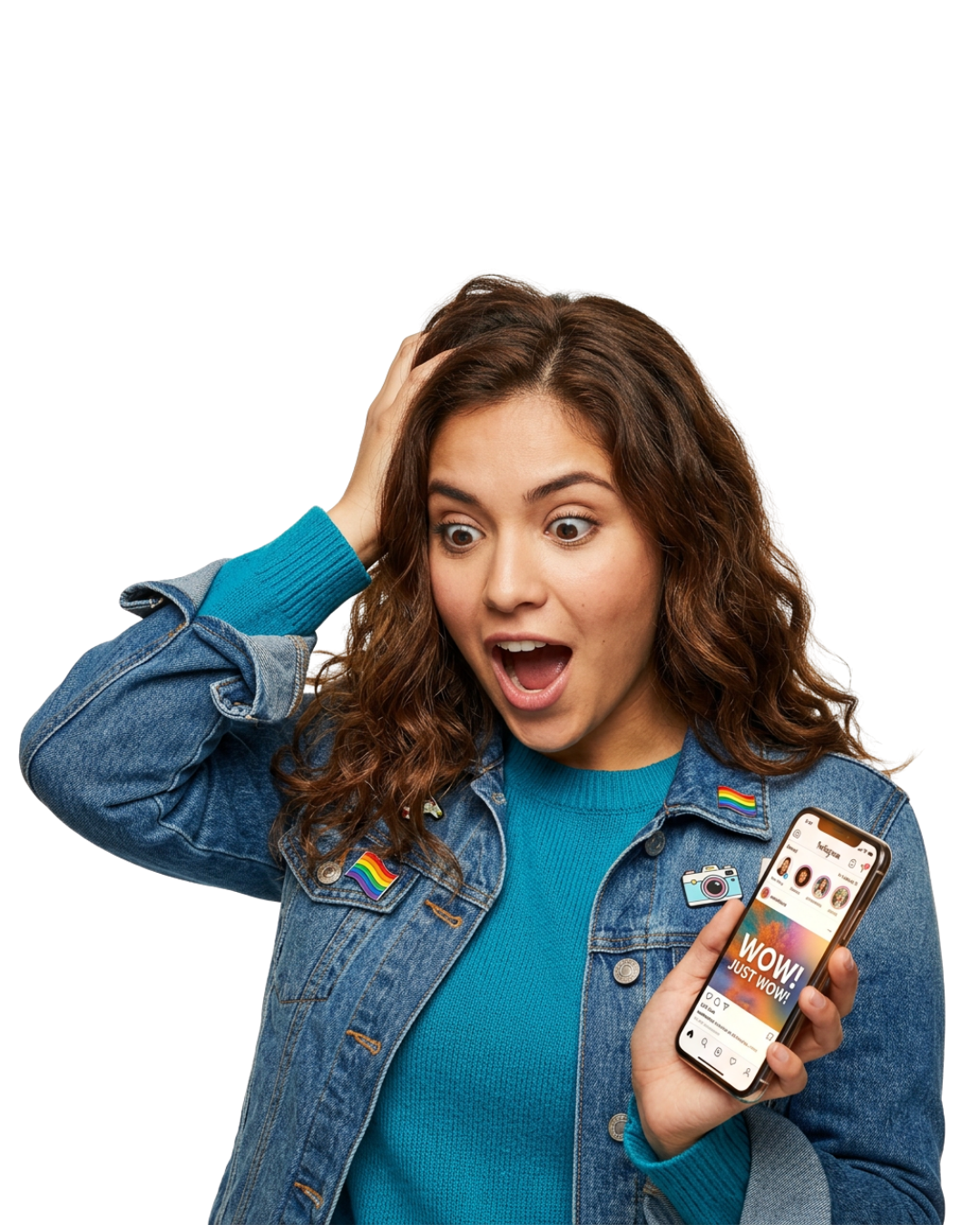 Chica sorprendida viendo su celular